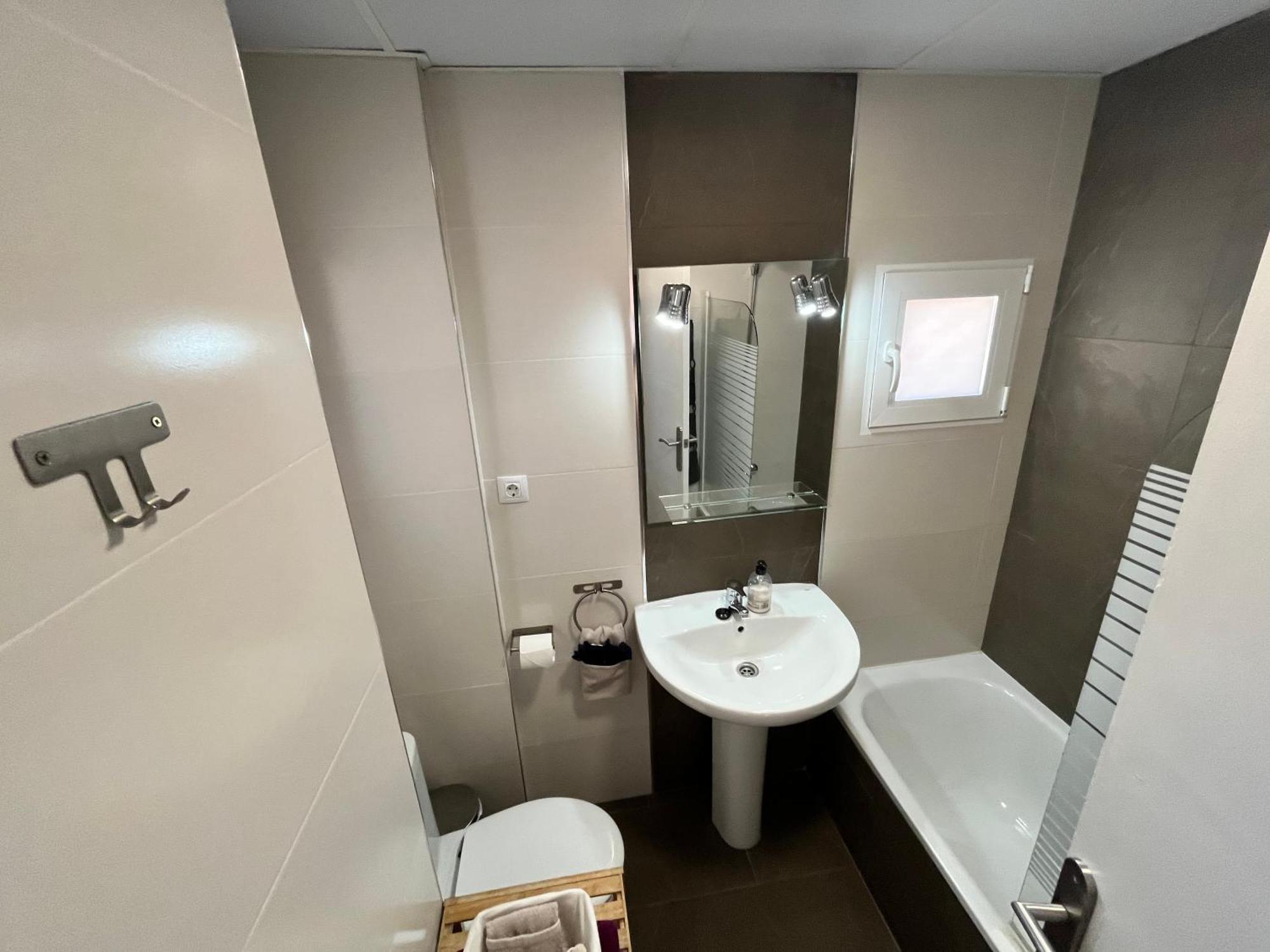 אליקאנטה 4 Bedrooms -Seneca Center Apartment מראה חיצוני תמונה